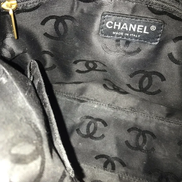 ๐โจ CELEBRITY โจ๐ RARE CC WILD stitch CHANEL ZIPPER BAG - Picture 14 of 16